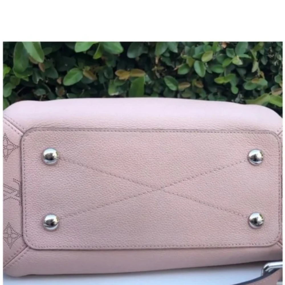 Louis Vuitton Haumea Mahina Magnolia Pink Leather Bag - Picture 5 of 7